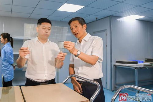 許忠建在鶴城區調研時強調 加快培育壯大優勢產業集群，為穩增長促發展提供有力支撐